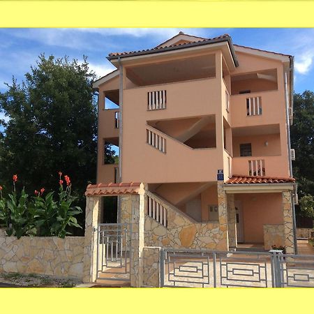 Apartments Coral, Klimno, Island Krk Exteriér fotografie